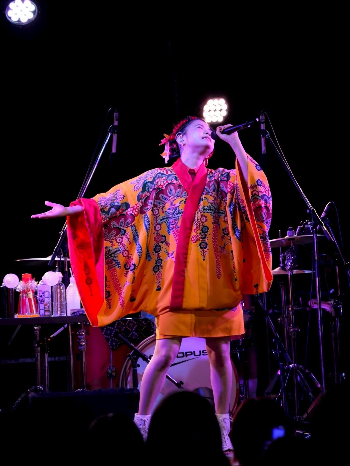 全国ツアー「Trip To rakko Traveler」
最終地点は🌺沖縄・ガンガラーの谷🌿
遂に完走しました✨
なんだか終わった実感がなく、まだホワホワしてます、、
ここまで人間って1日経ってもアドレナリン出るんだなぁ🔥
ニューアルバム「Traveling」が6月発売されてすぐにツアーが始まって、新曲もたくさん盛り込まれたセトリだったので新鮮でありながら、ドキドキしていました
名古屋、札幌、大阪、東京、沖縄、、、
来てくださった皆様、応援してくださった皆様、本当にありがとうございました🥹
愛のあるメンバー、そしてスタッフのみなさんに囲まれて幸せなツアーでした🥺✨
感謝でいっぱいです、、🥲
ありがとうございました✨
東京オペラシティ、そして沖縄とたくさん素敵な写真を撮ってくださった上飯坂一さんのお写真を😌
@kamiiisaka
#大原櫻子
#TTTツアー
#東京オペラシティ
#ガンガラーの谷