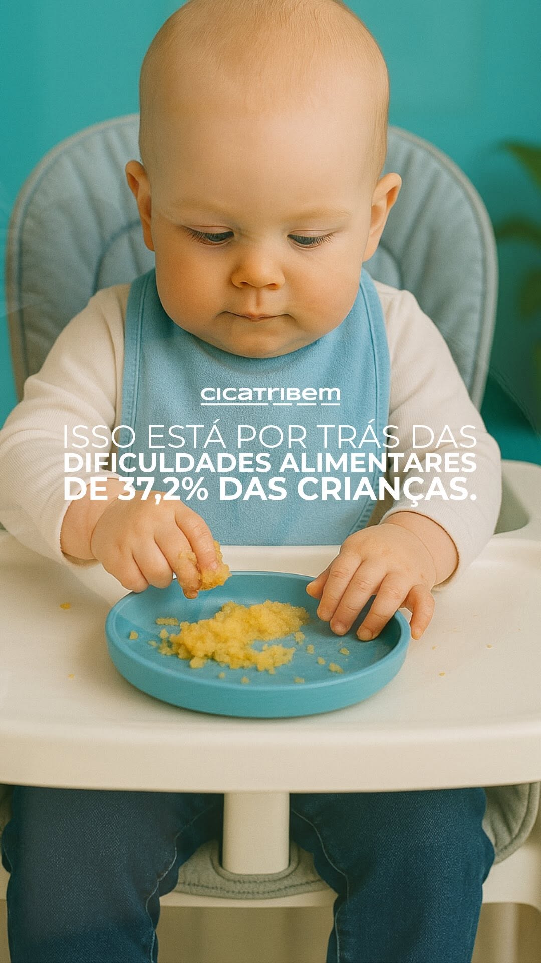Muitos adultos esperam que o bebê aprenda a comer como se já tivesse coordenação de adulto e nenhum desejo próprio.
Mas, na realidade, o bebê precisa explorar a comida — sentir textura, cheiro, sabor — e isso envolve bagunça e autonomia. Quando os pais controlam demais, limpam o tempo todo ou forçam a alimentação, atrapalham esse processo natural, o que pode gerar dificuldades alimentares no futuro.
Estudos mostram que 37,2% das crianças apresentam resistência ou recusa alimentar, muitas vezes causadas por esse excesso de controle. O bebê precisa brincar com a comida e descobrir o próprio ritmo.
Quando o adulto impõe expectativas irreais, o momento de aprender vira frustração, e a criança acaba aprendendo mais sobre medo do que sobre alimentação.
E aí? Sabia dessa? Você concorda? Conta para gente como é com seu bebe? 👇🏻🩵
Id: @dra.thaynapediatra