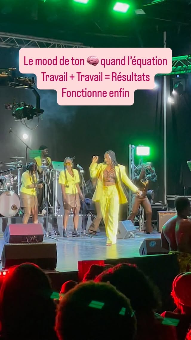 Shot out à mon saxophoniste 🎷 @mclins_thony_ pour cette belle symphonie 😍
Les vidéos officielles du show seront bientôt disponibles sur ma chaîne!
#queenfumi #fumilovers #concertlive #ifb #artist #lafumilière