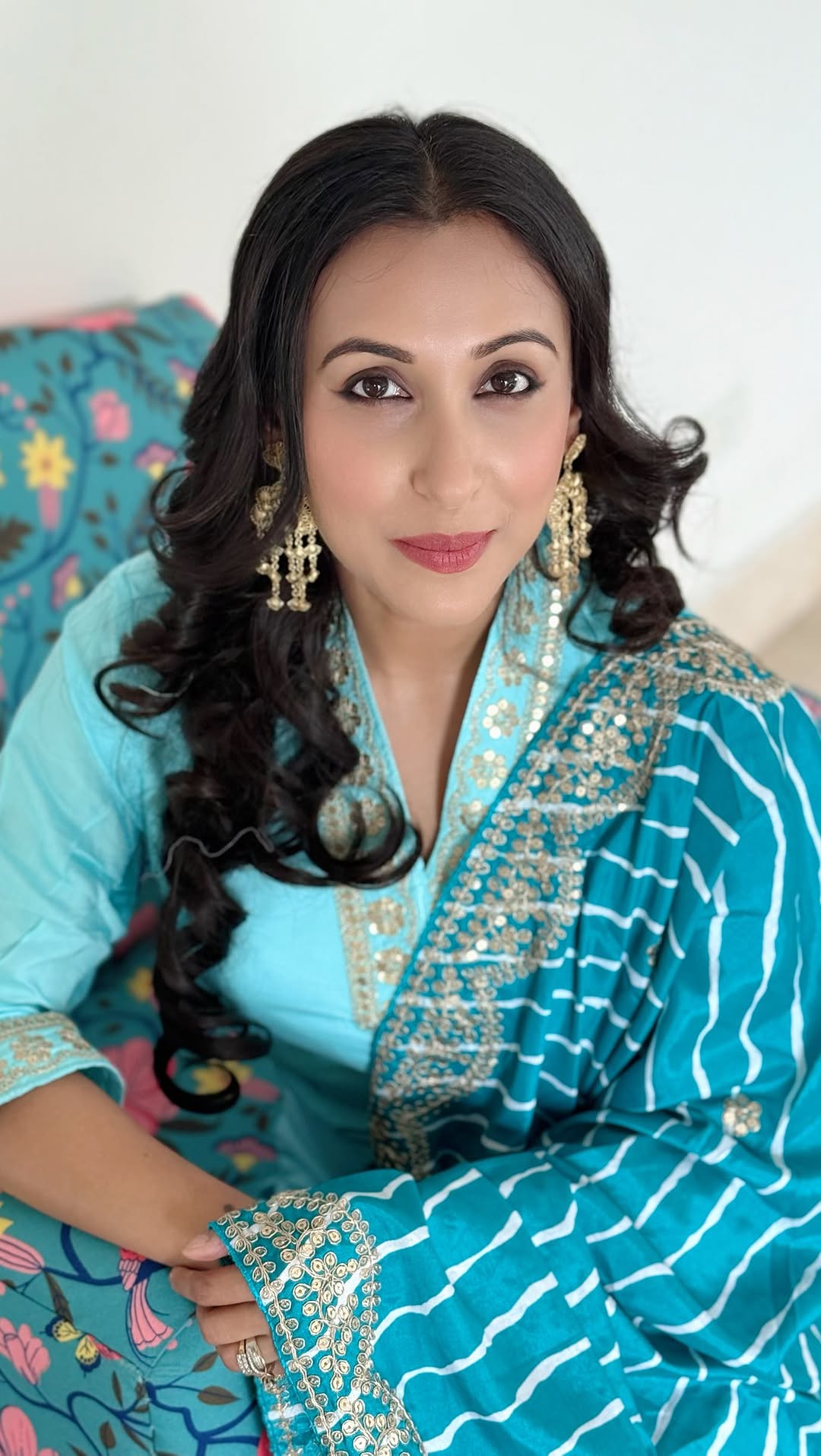 In my #Desi Era ✨🩵
Outfit @myntra