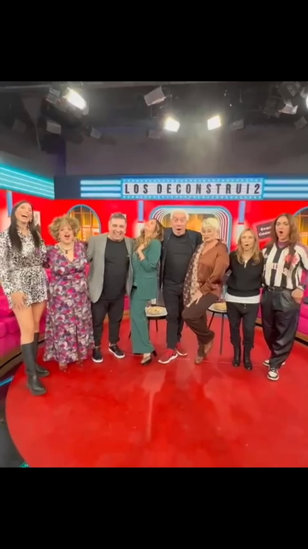 “El sábado tenes un planazo con este elencazo “🙌🎉🤣 @barbieri_carmen @florimontegladys @celestecampos_actriz @connieballarini @los_deconstrui2 @canal9oficial @diegopcalamar @cocosilyok juanjoaguero50