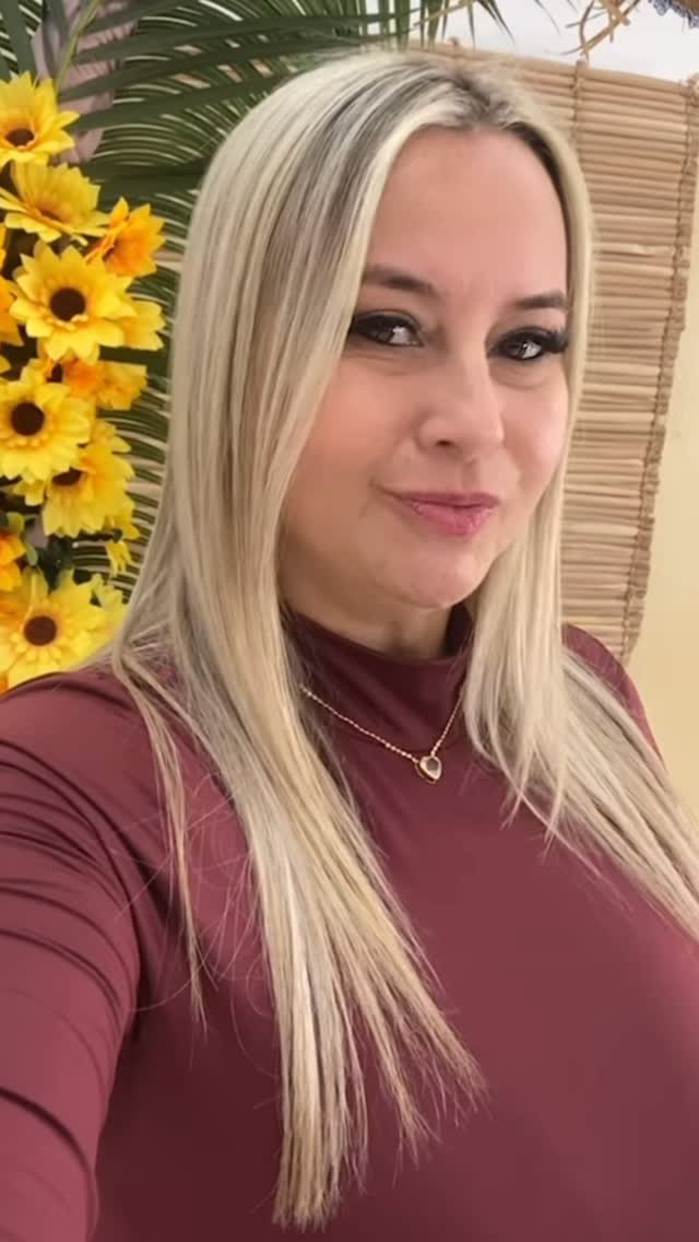 Realçando o loiro da gata @tatichiaracampanha
As luzes dela e na toca , e ela fica lindíssima assim..
#salaodebeleza #luzes #jundiaieregiao #lisoextremo #jundiaíeregião #salaodebelezajundiai