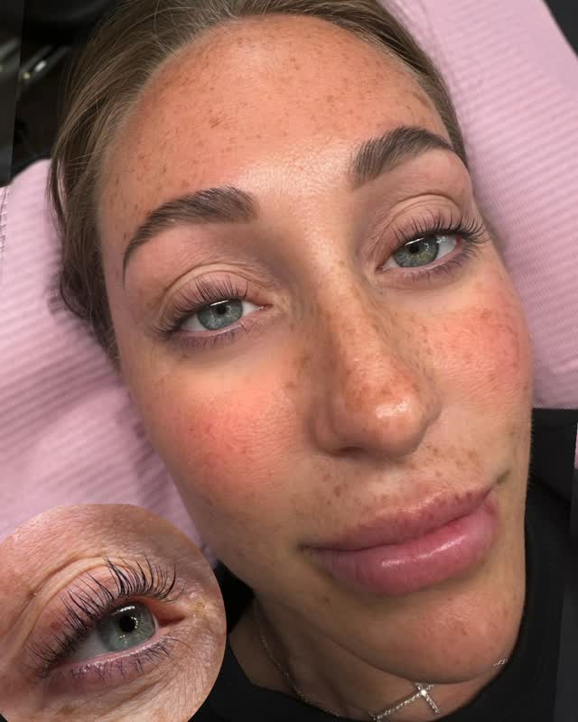 ✨ Total Eye Glow-Up for Our Blonde Beauty! 👱🏼♀️💫
We lifted her lashes, added a custom tint, and laminated her brows to perfection — and WOW, what a difference! 😍
Blondes often have lighter lashes and brows that can disappear without makeup… but this combo brings all that natural beauty front and center with definition, shape, and lift that lasts. 🙌🏼💕
No mascara. No brow gel. Just effortlessly flawless every day. ☀️
Ready for your transformation?