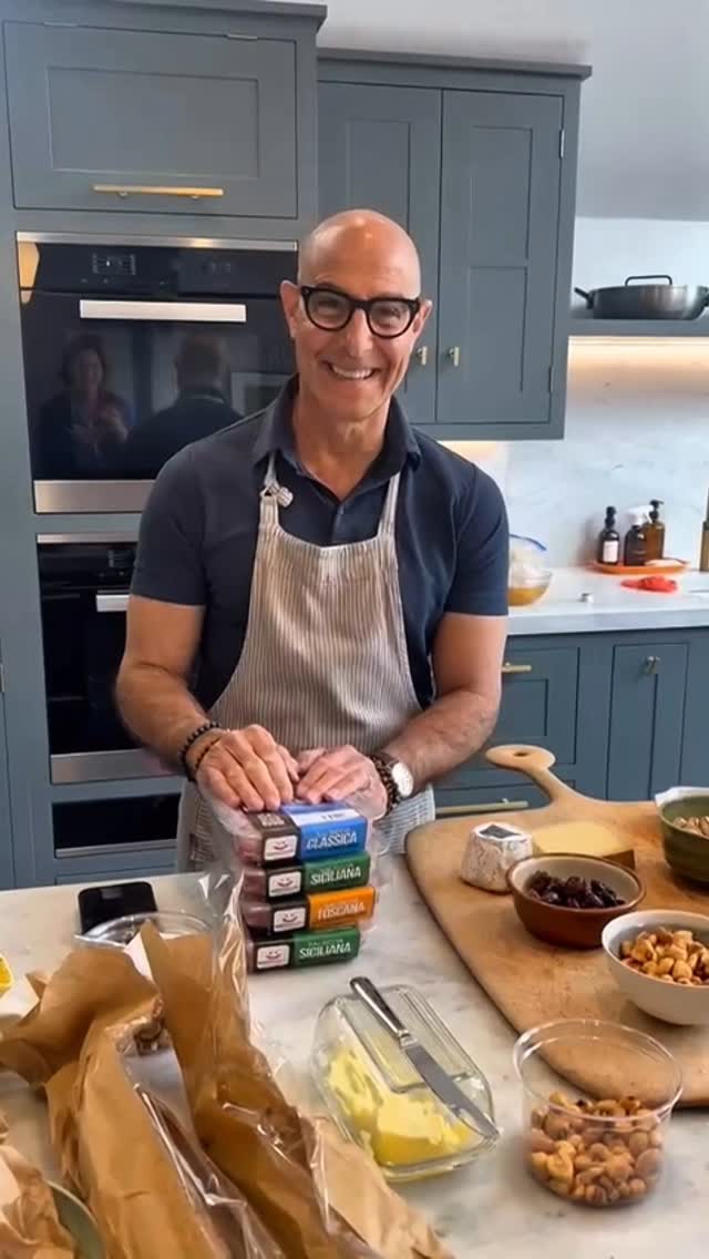 ⠀
A golden rule when hosting: always know how many people you’re actually feeding.⠀
⠀
Today I broke that rule. ⠀
⠀
#StanleyTucci #HomemadePizza #ItalianFoodLovers #DinnerParty #CookingAtHome #KitchenChaos #PizzaLovers #hosting