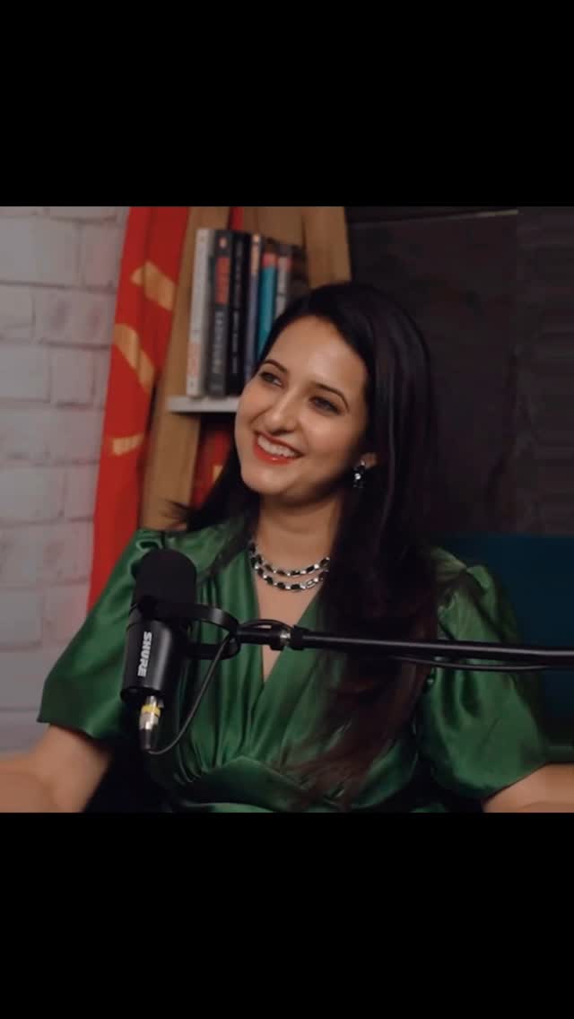 Comment your favourite sher in this .
Video : @podwithnik
.
.
.
.
.
.
.
.
.
.
.
.
#poetry #shayari #ghazal #nazm #urdushayari #shayarireel #poetryreel #sheroshayari #urdupoets #SapnaMoolchandani