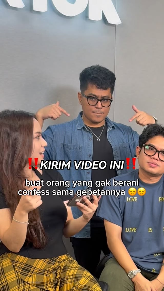 Coba tag temen kamu yang GENGSI BANGET buat confess ke gebetannya👇👇 Makasih kakak-kakak @juicyluicyband @uan.kaisar @binabagja @zamzamym !! #Malapetaka #JuicyLuicy