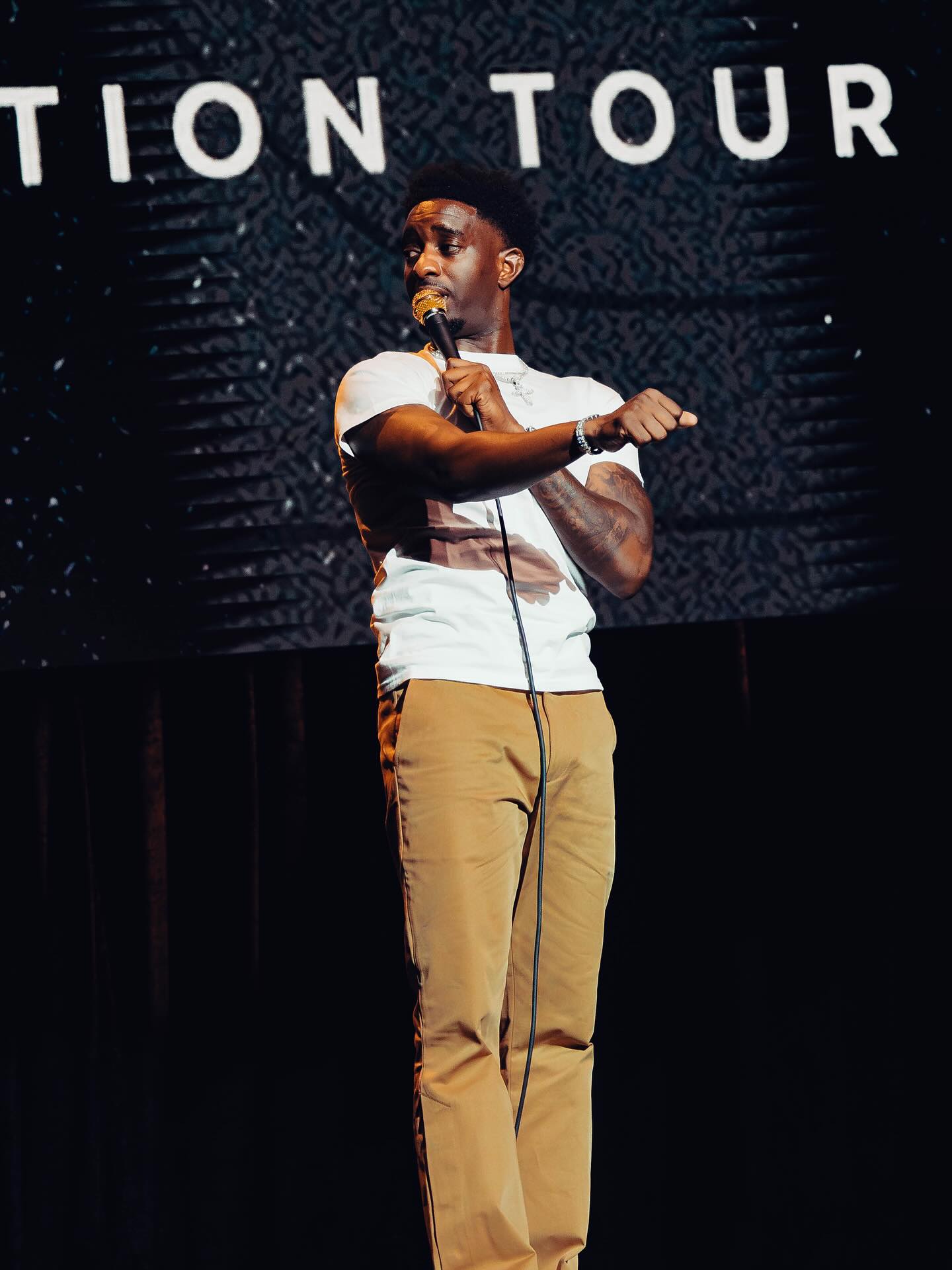 Driven By The Vision, Discipline & Focus!!! Vegas we had a time a sold Out Night To Remember With Big Love And Laughter! Can’t wait to come back! When you on the path of purpose it let you know who you really are!!! Yesssir. #ComeSeeMeLive