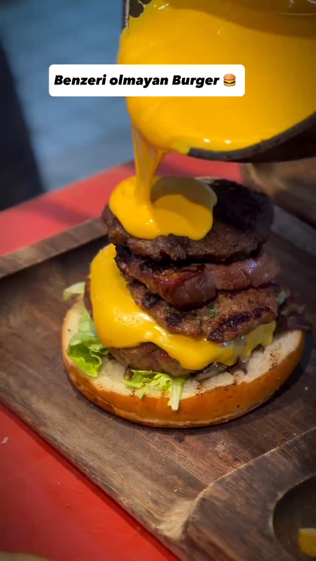 @cemyaylacik Bol Malzemeli @cihan_et Burger Muhteşem Lezzetiyle Sizleri Bekliyor...