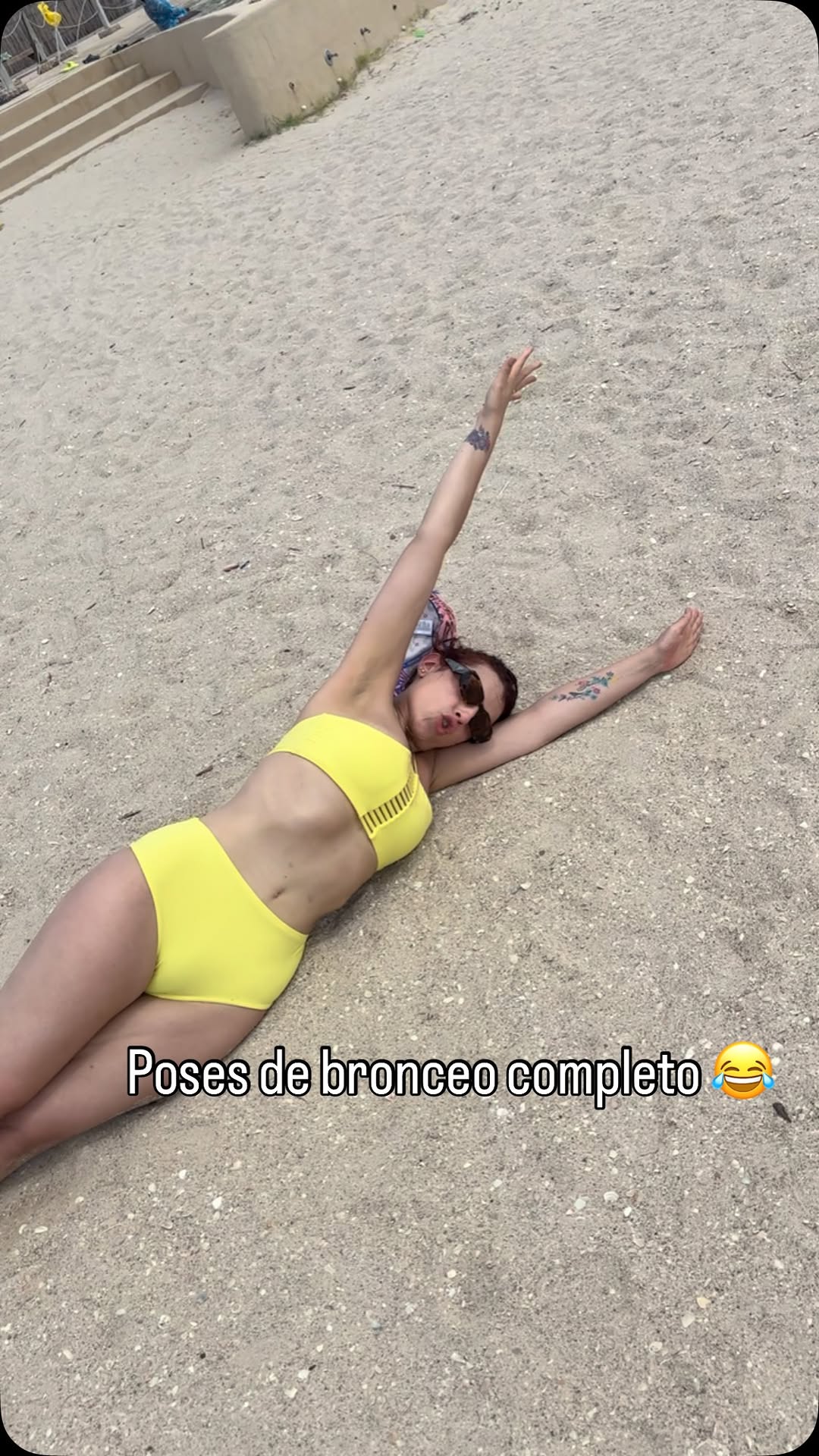 Confirmen sus poses de bronceo. Saludos cordiales 😂😂😂
#natasanint #nataliasanint #viral #humor #tengo40 #comedia