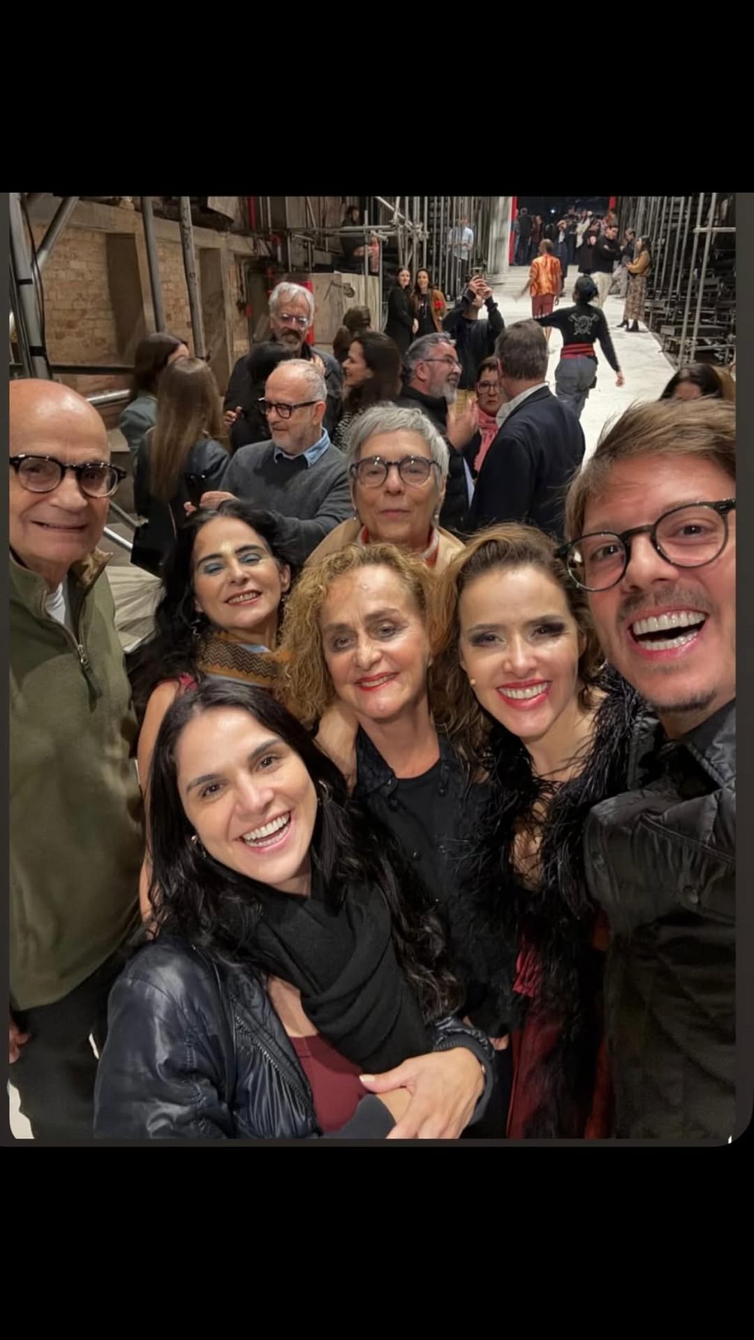 Que bom receber amigos no teatro!
Melhor ainda quando gostam da peça 🎭 !!!
Obrigada pelo depoimento querido @fabioporchat! 👉❤️
Senhora dos Afogados continua em cartaz, de sexta a segunda!
⚡️Corre porque tá lotando!!!⚡️