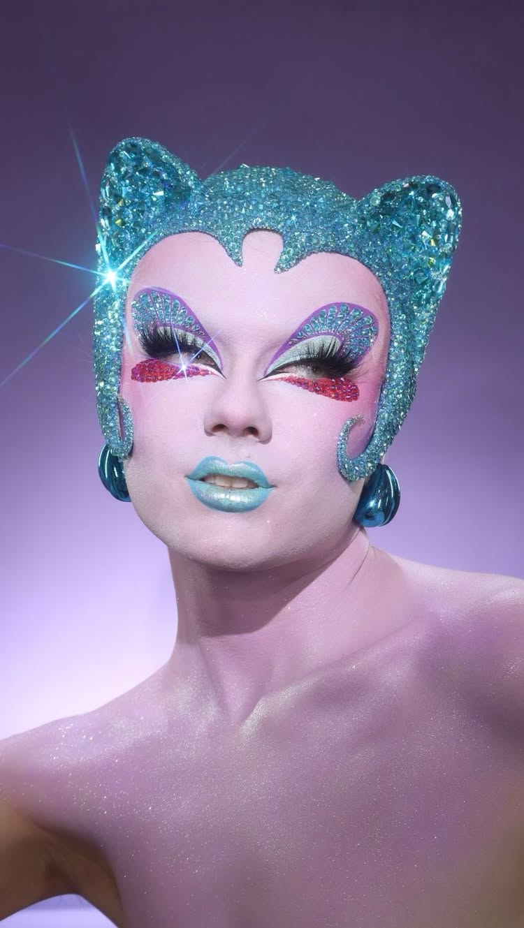 Happy International Drag Day!👑✨
Celebrating this wonderful day with the even more fabulous @itsstarlet bringing you yet another iconic look!
P.S. take 30% off your order today with code: QUEEN30
ID: Drag Queen Starlet does a makeup tutorial while talking about her love for Drag.
#glistencosmetics #creativemakeup #colourfulmakeup #dragqueens #internationaldragday #dragrace #rupaulsdragraceuk #beauty
