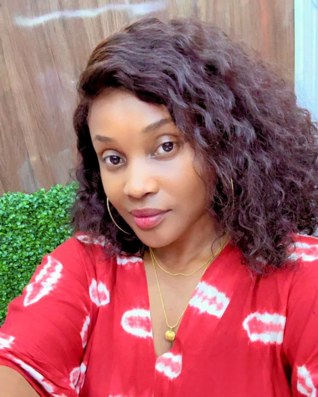 Usiogope kuona dhahabu ndani ya vumbi👌