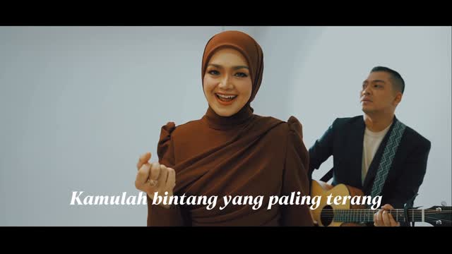 Official lyric video ✨Dato' Sri Siti Nurhaliza, Ade Govinda - Menamakanmu Cinta✨ sudah dilancarkan.
Tonton sekarang di youtube channel Siti Nurhaliza dan jangan lupa tambahkan komentar anda ya😉
Tonton lirik video dahulu sebelum muzik video rasmi atau official dilancarkan nanti.
#MenamakanmuCinta
#DaroSriSitiNurhaliza #AdeGovinda