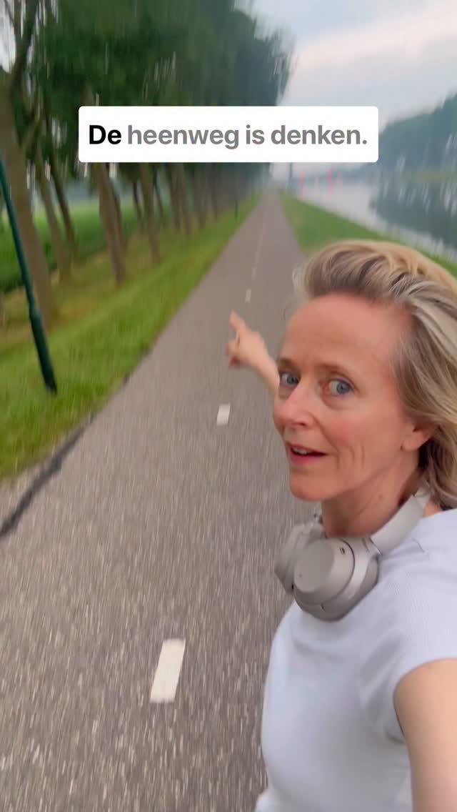 -30 kg👈🏻 Ik wandel iedere ochtend sinds 2019 om 6.30 uur 6,5 km en ik knap er altijd van op. Sterker nog het heeft mijn leven veranderd💪🏻
#wandelen #wandelvrouw #ochtendwandeling #routine #routines #lopen #ochtendroutine #afvallen #afvallenzonderdieet #gezondafvallen #afvallenzonderlijnen #motivation #gezondheid #gezondleven #drive #schoonheidssalon #gezondelevensstijl #stresshantering #stressmanagement #stressfree #stressrelease #leefstijlverandering #gezondeleefstijl #fitover50 #fitlife #fitover40 #gezondafvallen #healthyliving #ondernemendevrouwen #ondernemerschap #ondernemen