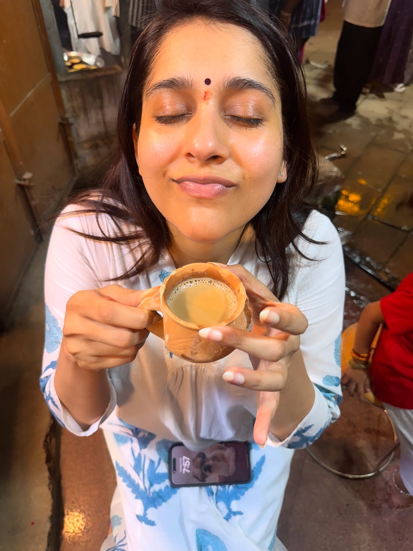 Garmi mei Garam chai such an Indian thing to do
#khuladchai❤️ #banaras #varanasi #kashivishwanathtemple #pilgrims #jyotirling
#RashmiGautam