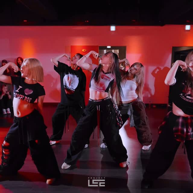 Dirty Work 🖤 Bada Lee ver.🔥
@aespa_official
Choreography by ME :)
With my girls 😘
@_che.che.__ @imsowon._
@limgaeun_0730 @injeong_y556
#BadaLeeChoreography