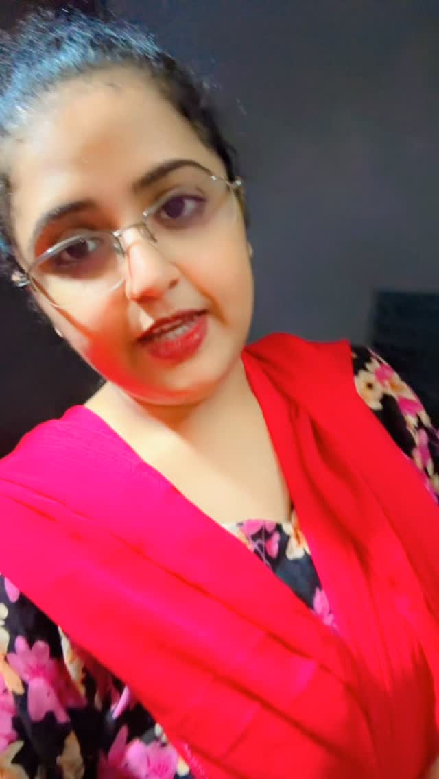 Coming Soon My New Ghazal in my Composition 🎹🎤🎶♥️😇
.
.
.
#NarodhamalniLive #VoiceOfTheSoul #SufiQueen#VersatileVoice #Melody #SindhiSufiSoul #LivePerformance #SoulfulSongs #MusicWithHeart #StageQueen