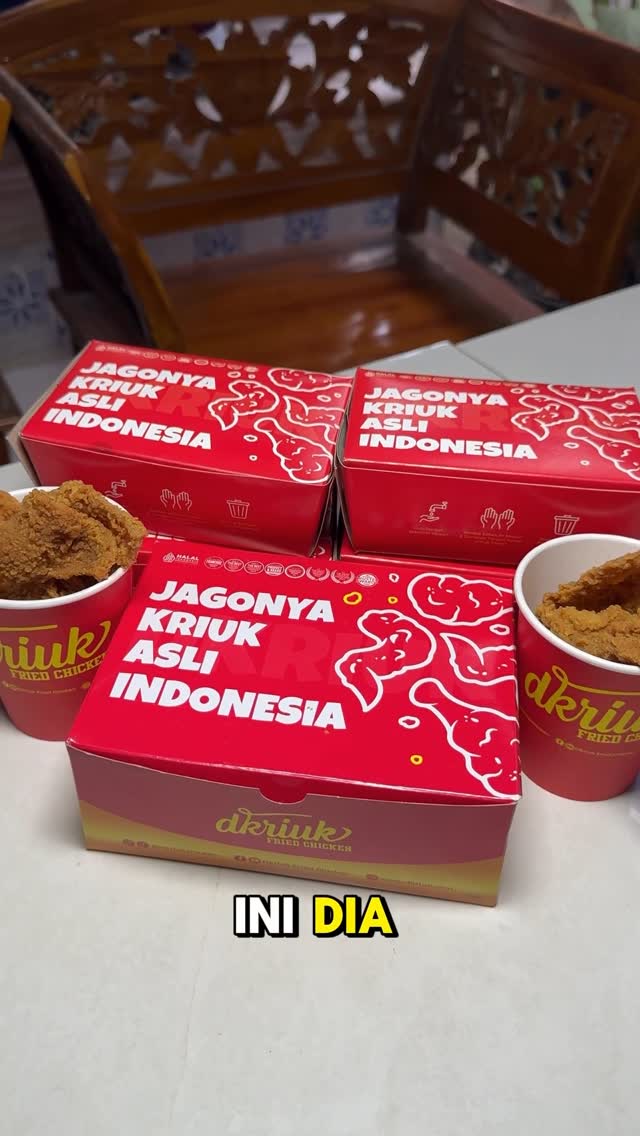 Mau makan ayam dengan sensasi kriuk & potongan ayamnya yg besar ??
Truss pilihan sausanya juga byk ??
Nah ini nih..
Dkriuk solusinya..
Potongan ayamnya yg besar, pilihan sausnya banyak, plus dpt sensasi kriuk setiap gigitannya,
Buat yg mau cobain,
Yuk bisa lgsg order di outlet Dkriuk terdekat
#makanmakanmedan #bismillah #kulinermedan #dkriuk #dkriukfriedchicken #chicken #chickens #dkribho #cheese #kulinerindonesia #blackpepper