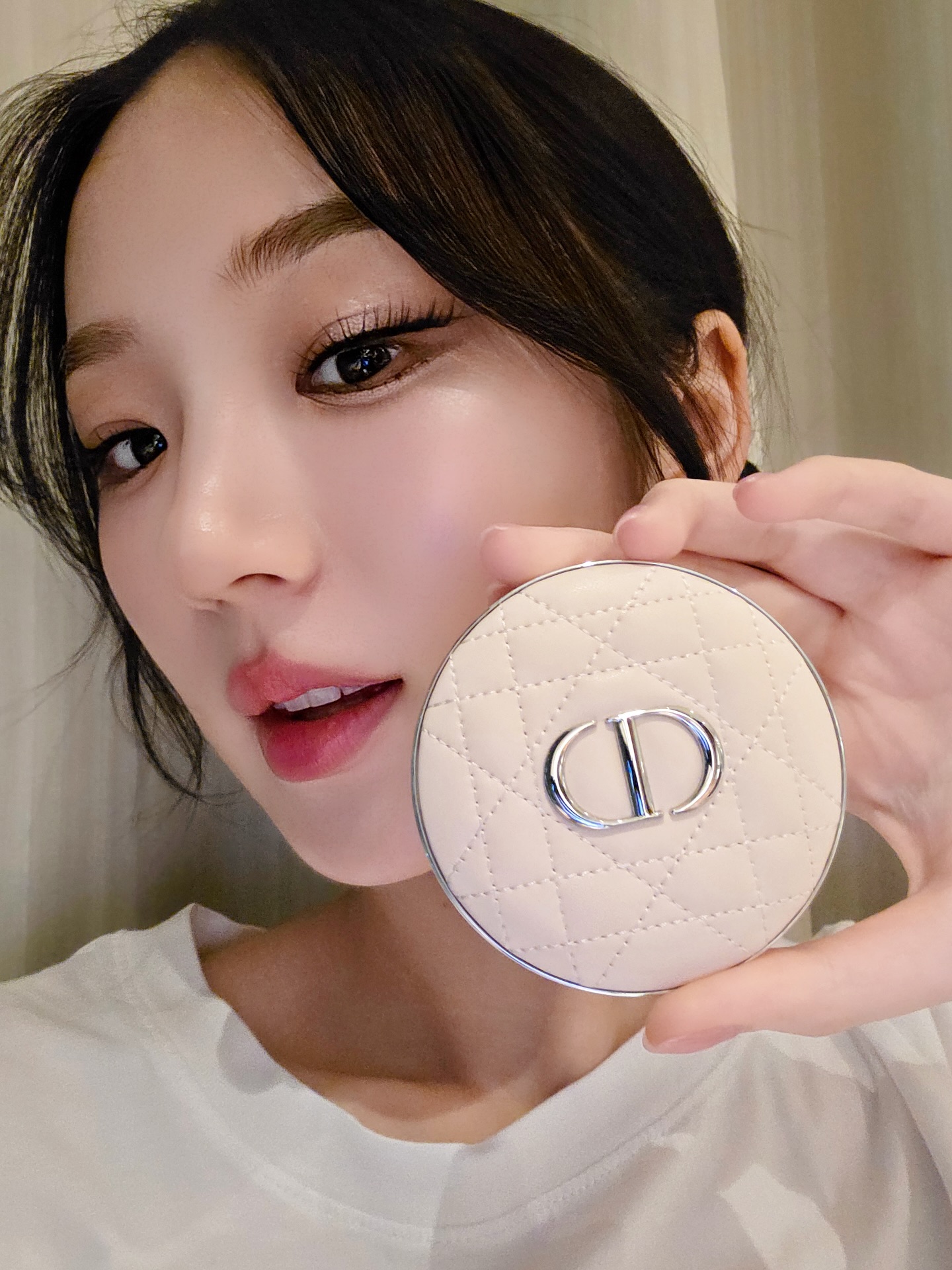 Forever love with New Filter from @diorbeauty 🤍
Dior Forever Nude Radiant and Matte Filter with Blush Soft Filter in shade 01&02 !
#Diorforever #DiorMakeup #diorbeautylovers