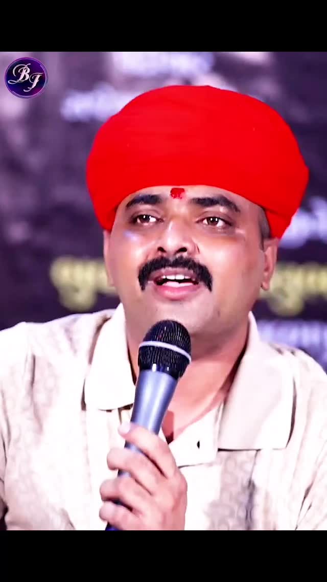 || દોઢ એટલે શું એ ENGLISH માં રેગડી ||
@bholu_jalampura_official
.
.
#bholujalampuraofficial #livejatar #livemandvo #liveregadi #liveramelvideo
#ramelvideo #ramel #englishregadirockstar
#englishregadi #englishregdi_rockstar
#englishregadiking #ramelovers