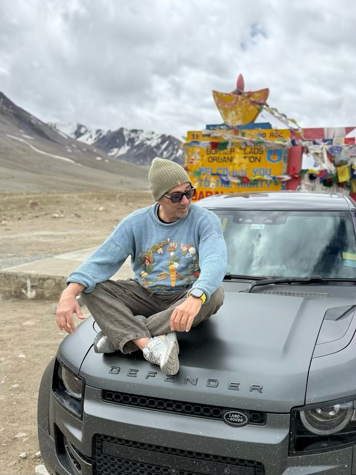 Life’s a winding road through mountain peaks — fresh look, new direction. 🚗⛰️