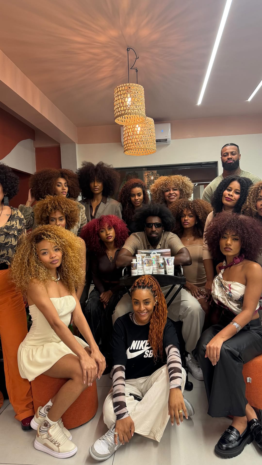 CURSO CRESPO CACHEADO
Turma de junho , foi tão gostoso poder aprender ensinando , cada detalhe de cabelo crespo cacheado que faz total diferença na sua carreira profissional “
Já que estou ansioso pra próxima turma de AGOSTO !!!
#fyp #cachos #fypシ #cursos #crespo #instamood #instagram #love #instagood #viral
