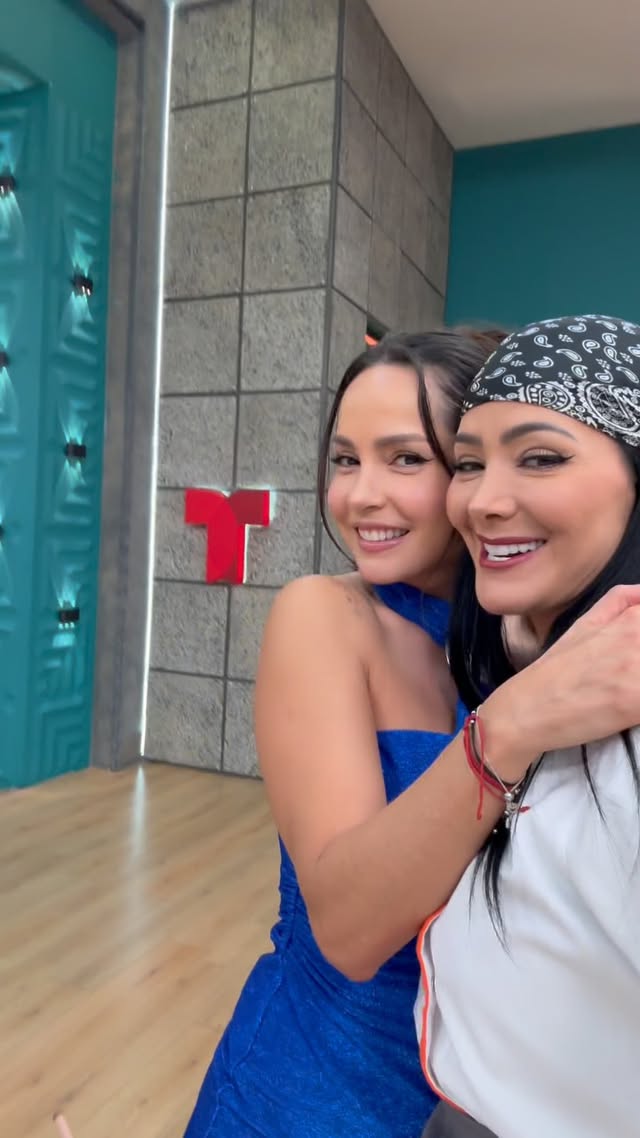 Chamaaaas @cvillaloboss FELIIIIZ CUMPLEAÑOS GUAPURA💃🏻❤️ Mucha vida y Salud para tiii manita❤️ Bella, simpática, agradable, bailarina y buena gente vale😍 te abrazo fuerte❤️
#NorkysBatista