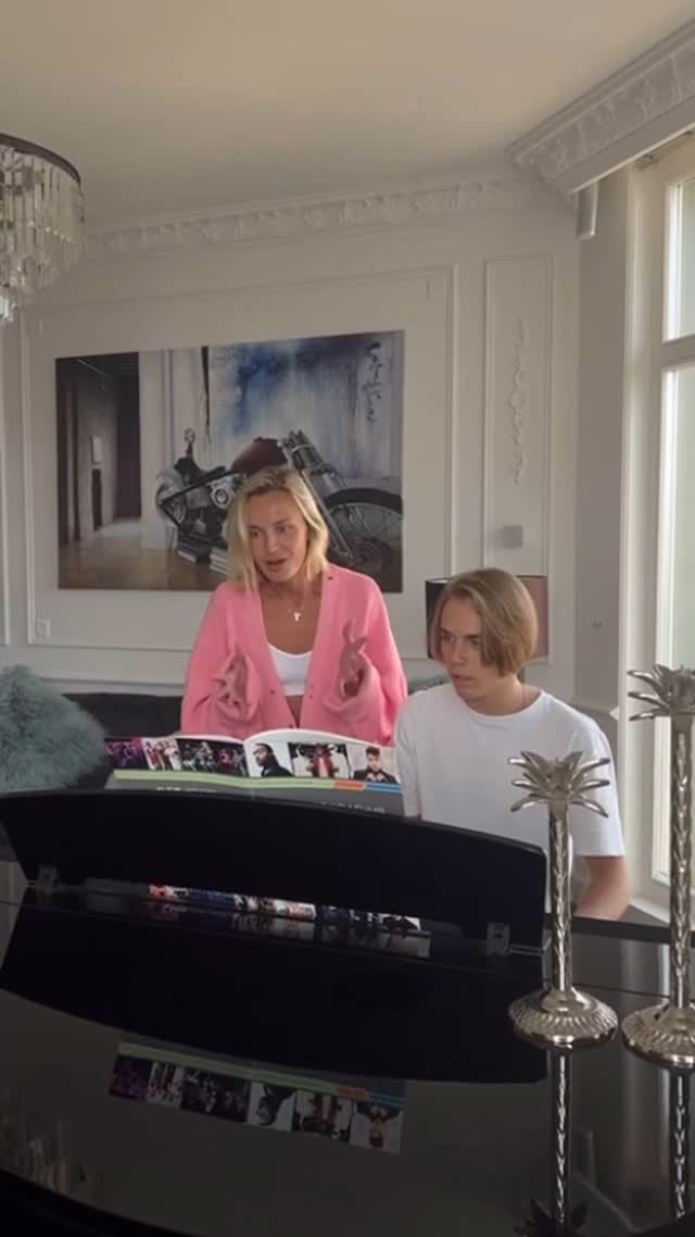 Однажды, летним вечером , мы с сыном пели @adele ❤️ (разбирая архивы) #сын #полинагагарина #гагаринапоехали #мылюбиммузыку #ссыномнаоднойволне