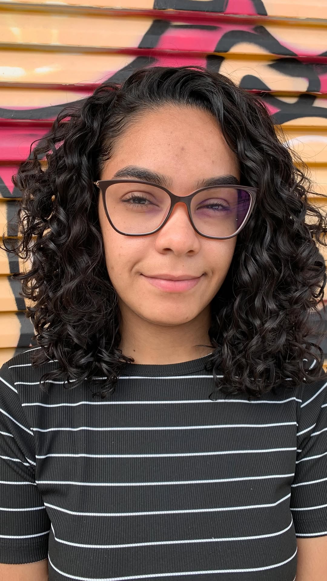 Oie😍!💙 Somos Especialista em Cachos, Crespos e Ondas.
Agende uma Avaliação Gratuita e tire suas dúvidas.
Chama no 📞Whatsapp 98705.5426(19).
Saiba o melhor ✂️Corte, Tratamento, Transição Capilar, Definição, Mechas e Cor, Produtos e como Cuidar?
🏠Estamos em Campinas, no Guanabara, perto da Diagmed, Mac da Av Brasil!
Te ajudamos a gostar e a usar seu cabelo!
💈Atendemos 👩🦱Feminino, 👨🦱Masculino e Infantil🧸🪆⚽️🚕.