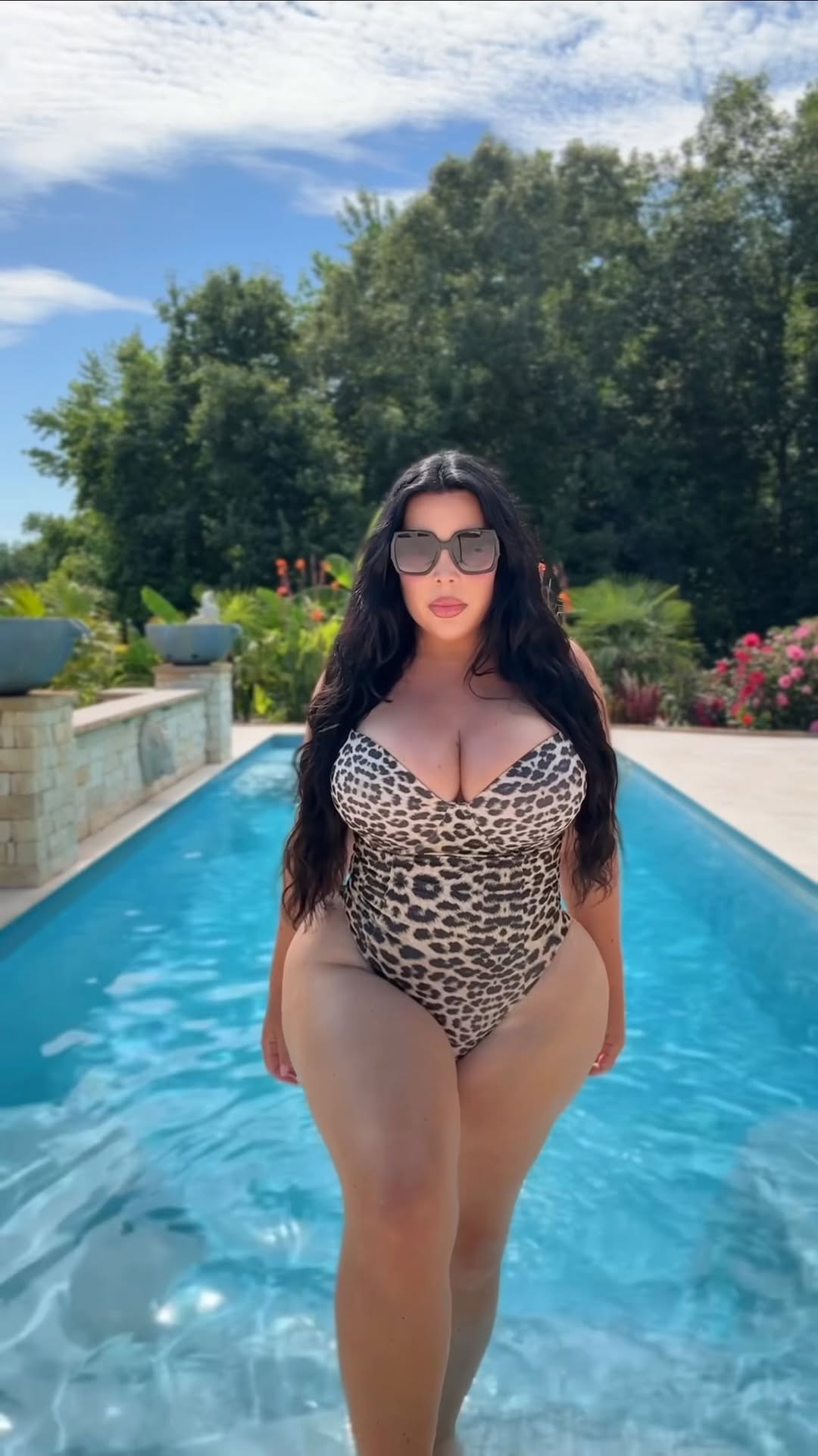 @fashionnovacurve Which Swimsuit is your favorite? @novaswim
•
🔍 Karla Ruched 1 Piece Swimsuit - Royal
🔍 Tonia Molded Cups 1 Piece Swimsuit - Brown/combo
🔍 Marla Ruched 1 Piece Swimsuit
🔍 Keep Score Sunglasses