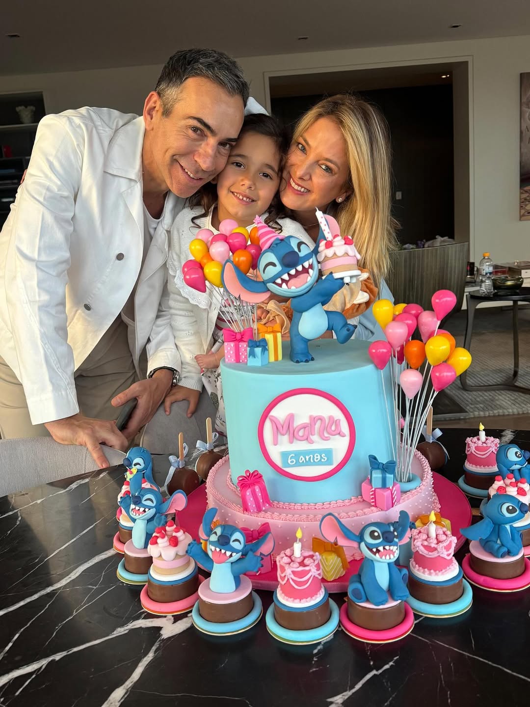 Almoço em família para comemorar os 6 anos da nossa Manu 🩷