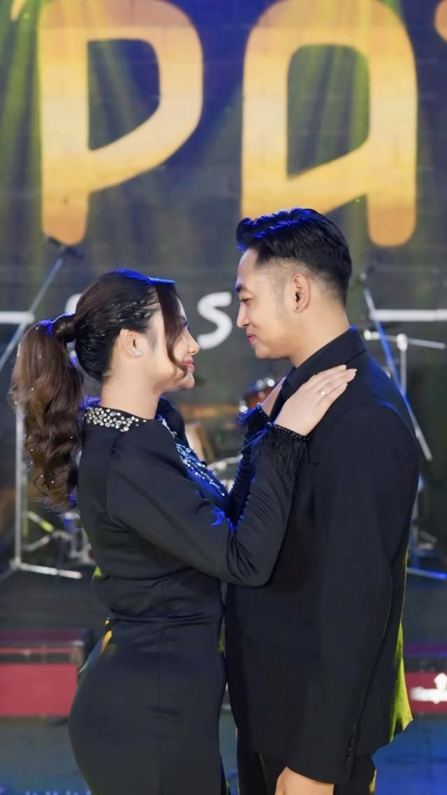 Gak Rawan Gak Menawan bosskuuu😋
#rawan #couple #romantic #irwanda2 #firacantika