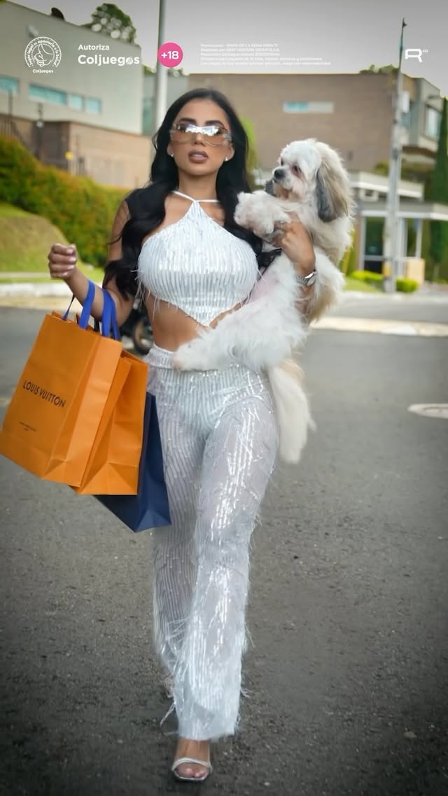 Gloss, compras… una NMAX divina 💕
¿La quieres? Te la regalo.
Solo entra al 🔗 de mi perfil y regístrate.
✨Juega el 25 de julio por la de Medellín a nivel nacional.
✨Autoriza Coljuegos. Resolución No. 20250015144
📄 Aplican términos y condiciones.