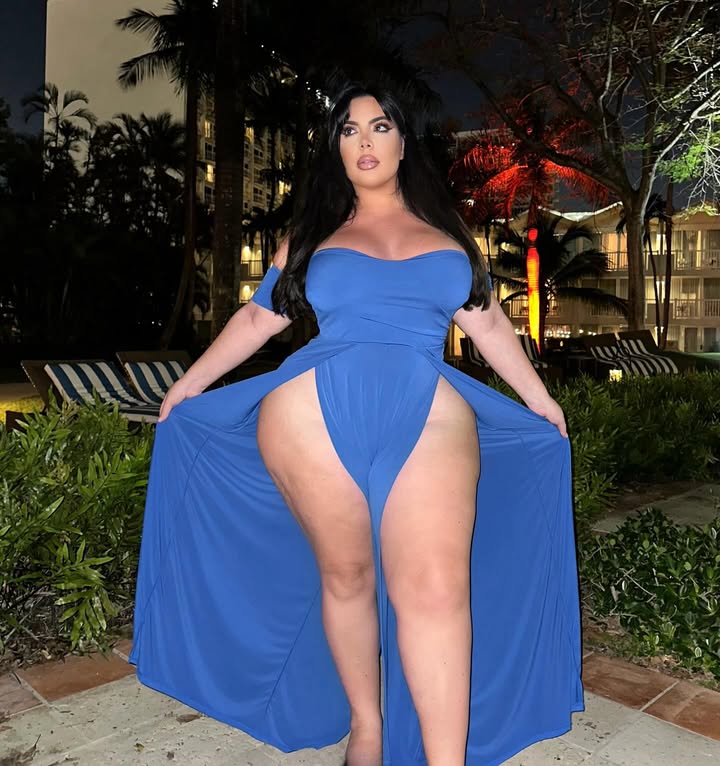@fashionnovacurve Coming back for more 💙
•
Search 🔍 Jordan High Slit Jumpsuit - I’m wearing a 1x