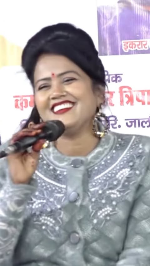 😂😂
.
#viral #explorepage #trending #explore #instagram #tiktok #love #like #follow #instagood #lokgeet #bundelkhandi #bundeli #bundeli_rai #rai #lalitpur #sagar #jhansi #chhatarpur #singing #viralreels #shayrilover #shayrilovers