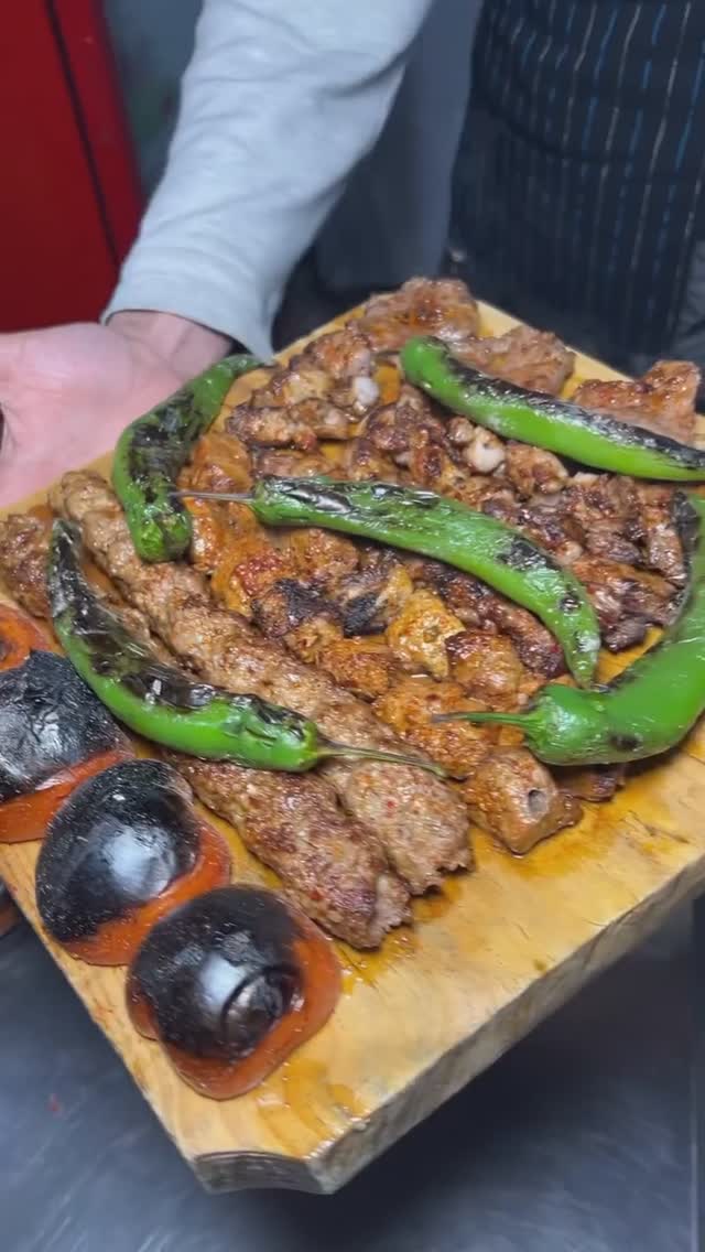 @kaburgantep Etin kralı, lezzetin kralı, Kaburgantep, kralını yapar... Afiyet olsun 😋 😋😋😋😋
@kaburgantep
#food#goodmorning#workworkwork#youtuber#youtube#instagram#gaziantep#istanbul#ankara#türkiye#keşfetteyiz