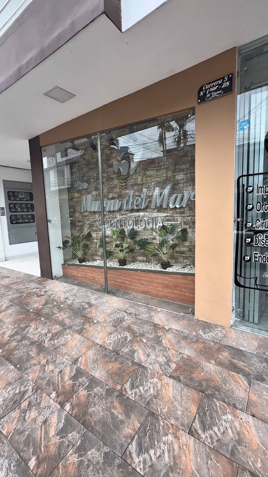 Quiero agradecer de corazón a la @clinica_dra_mariadelmar en Pitalito, Huila, por su excelente atención y profesionalismo. 🙌
Ubicada en la Kra 5 #1 sur -28, Barrio Trinidad, esta clínica se ha convertido en mi lugar de confianza para cuidar mi sonrisa y mi salud estética. 🦷👄
🔹 Especialistas en Implantología Oral
🔹 Bichectomía
🔹 Lipopapada
¡Recomendadísimos! Porque una sonrisa naturalmente perfecta hace la diferencia en el escenario y en la vida. 😁✨
Gracias, doctora, por su dedicación y el gran trabajo que realizan. ¡Nos vemos pronto!
#SaludOral #SonrisaPerfecta #Pitalito #Implantología #Bichectomía #LipoPapada #Artista #MiguelEnrique