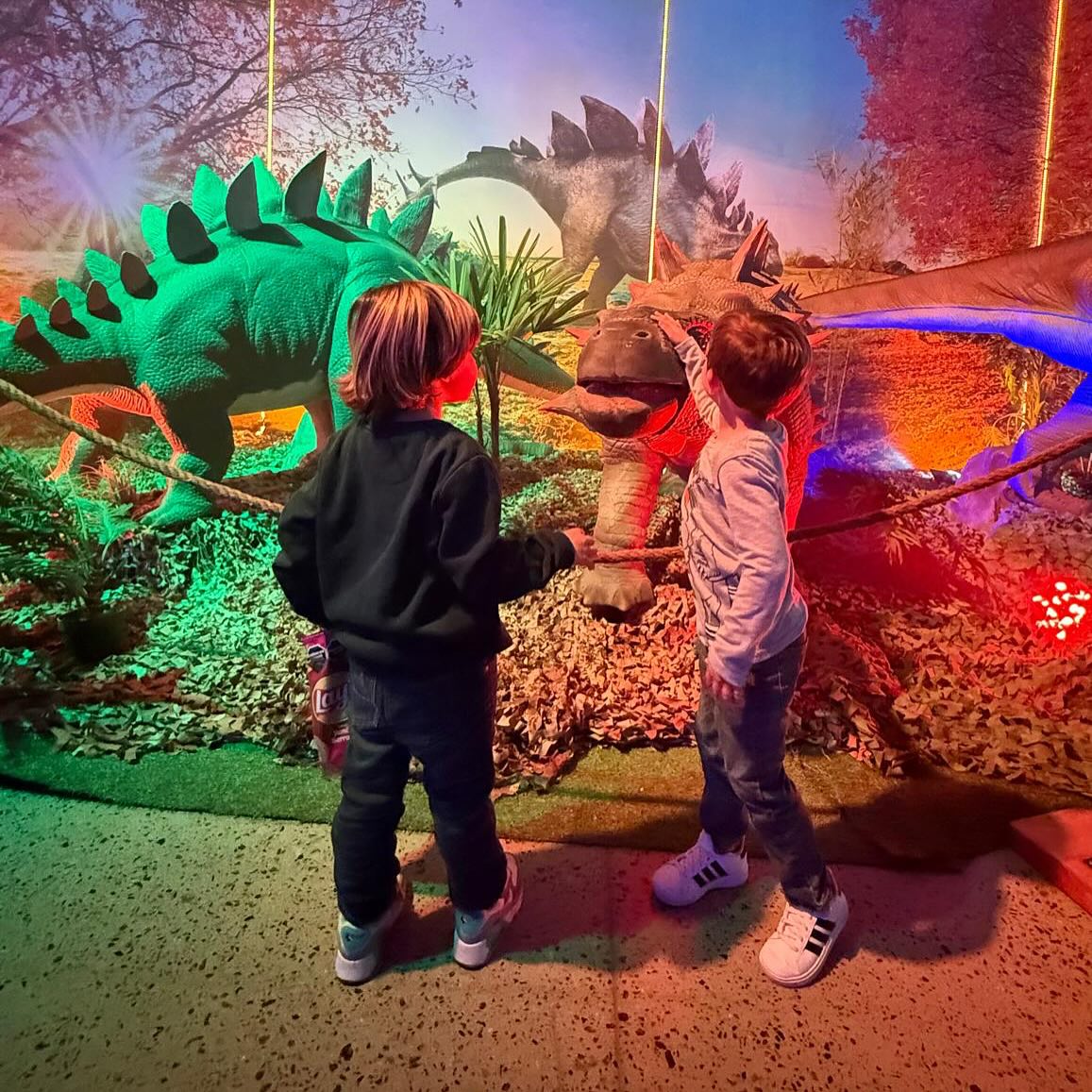 Anota Mabel ! Que traigo todos los mejores points para estas vacas y para grandes y chicos 🦖🦕
VIVOS ??? Si parecen 👀
@dinosauriosyelmundojurasico @soy.prensa @fyhcompany
#vacaciones #vacacionesconniños #dinosaurios🦖 #shows #espectáculos #recomendaciones #anota
