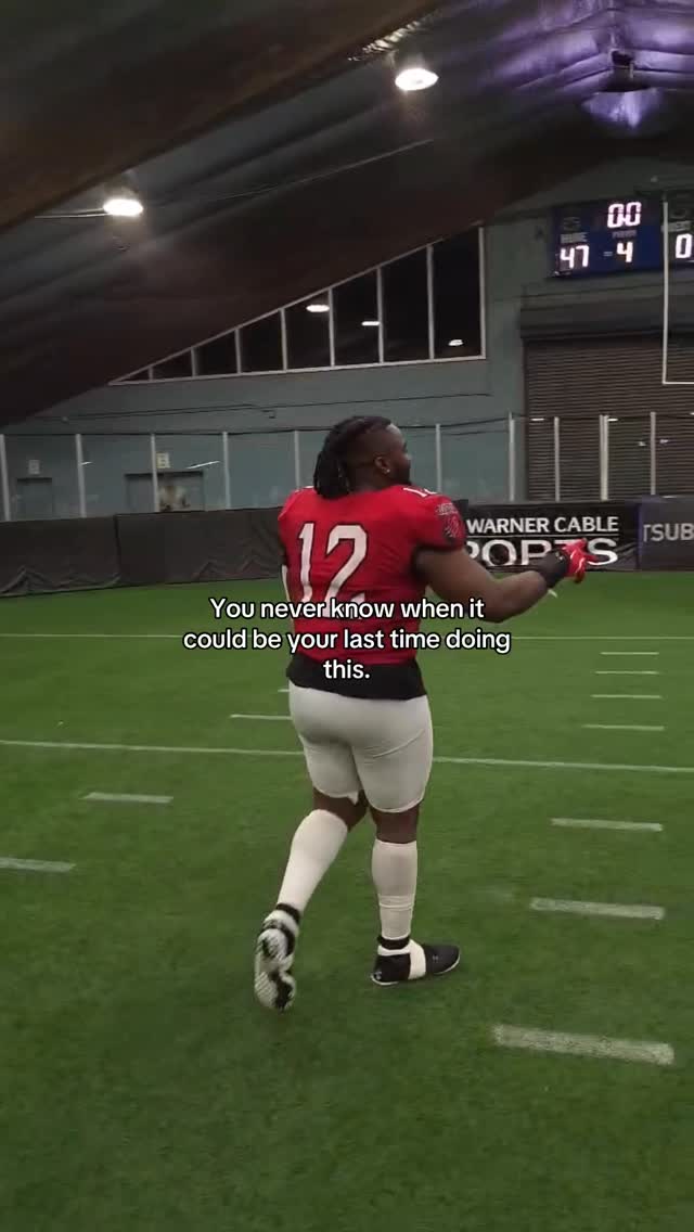 Cherish every moment.. 🤍
#footballmemes #fyp #athletics #viral #collegefootball #explorepage #blowthisup #nflmemes #trend #lovefootball #football