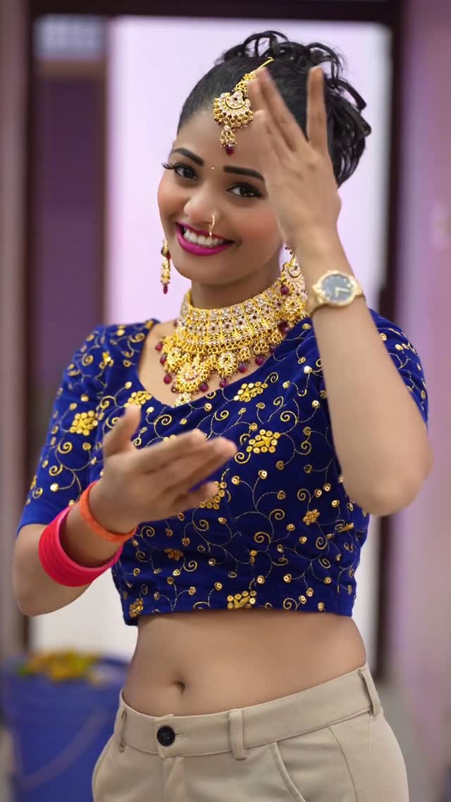 Devghar Mein Naacheli 🚩🙏
@gunjansinghgs
.
.
.
#DevgharMeinNaacheli
#trendingreels #trending #bhojpurireels
#bhojpuri #bhojpurisong #sawanspecial
@imrinkusingh