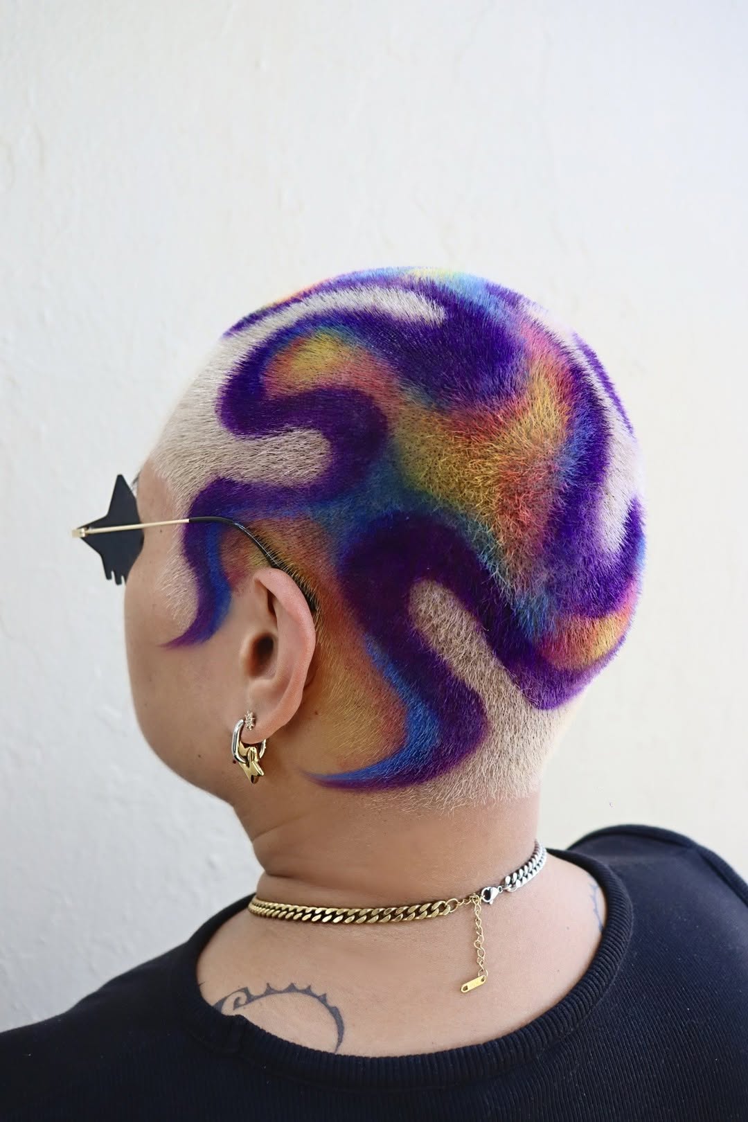 Happy National Tattoo Day ✒️ Celebrate with a hair tattoo! Our new anti-overworking technology makes shaved head designs EASY. No bleeding, no patchiness, just clean lines and bold pigment that lasts. Who needs needles when you've got this? 😉
@nikkiscandalous (she/her) is the artist #PulpRiot is the paint
🎨 Shades Used: Lemon, Tragic, Dark Matter, Blush, and Ghostblood
#PulpRiotIsThePaint #PulpRiot #PulpRiotHair #PulpRiotColor #BrightHair #VividHair #HairInspo #HairArt #AltHair #AlternativeHair #AlwaysPulpRiot #HairDesign #HairTattoo #PurpleHair #BlueHair #PinkHair #NationalTattooDay #TattooDesign #Tattoo