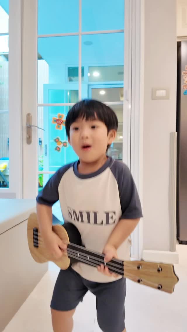 ซ้อมเพิ่มอีกเพลงคับ เตรียมคอนเสิร์ตปลายปีคับ 😆 @pjjayypearl_pjjp