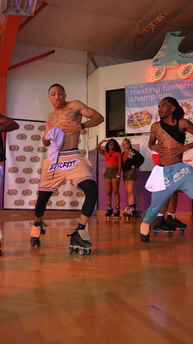 Bringing heat 🥵 to the slowset
@boomonorbit night one
@babyfacedes06
@ysw_djj
#skate #rollerskating #skatedaily #skater #skatersofinstagram #dadonskates #orbitfuncenter #boom7 #boomonorbit
