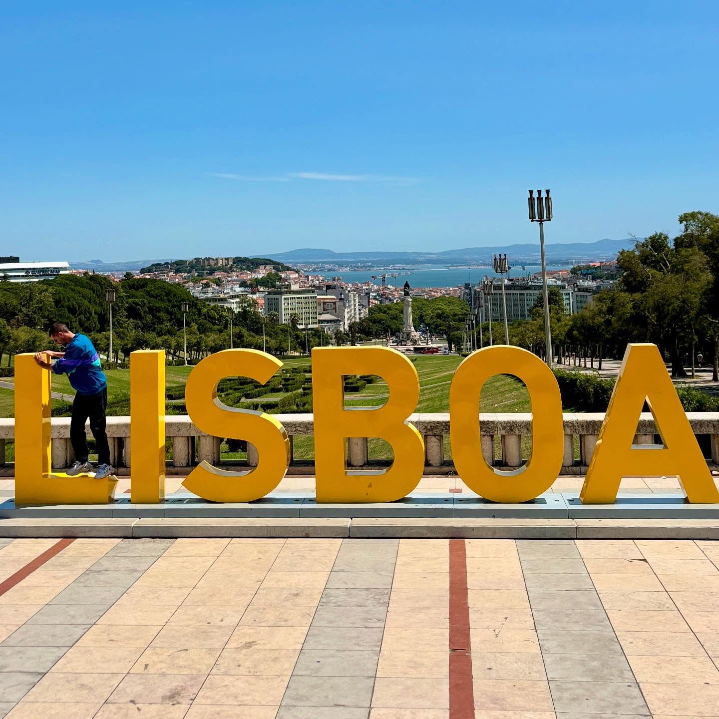 📸 Lisbona random
1. Parque Eduardo VII
2. Feira da ladra
3. Açai: la mia nuova droga
4. Chinese Clandestino
5. Fico cresciuto dentro un ulivo 😍
6. Sintra
7. Ristorante del cuore
8. LX Factory
9. Torta al cioccolato piu buona del mondo (lo dice anche il New York Times)
10. Immancabile Tram 28
11. Parque das Nações