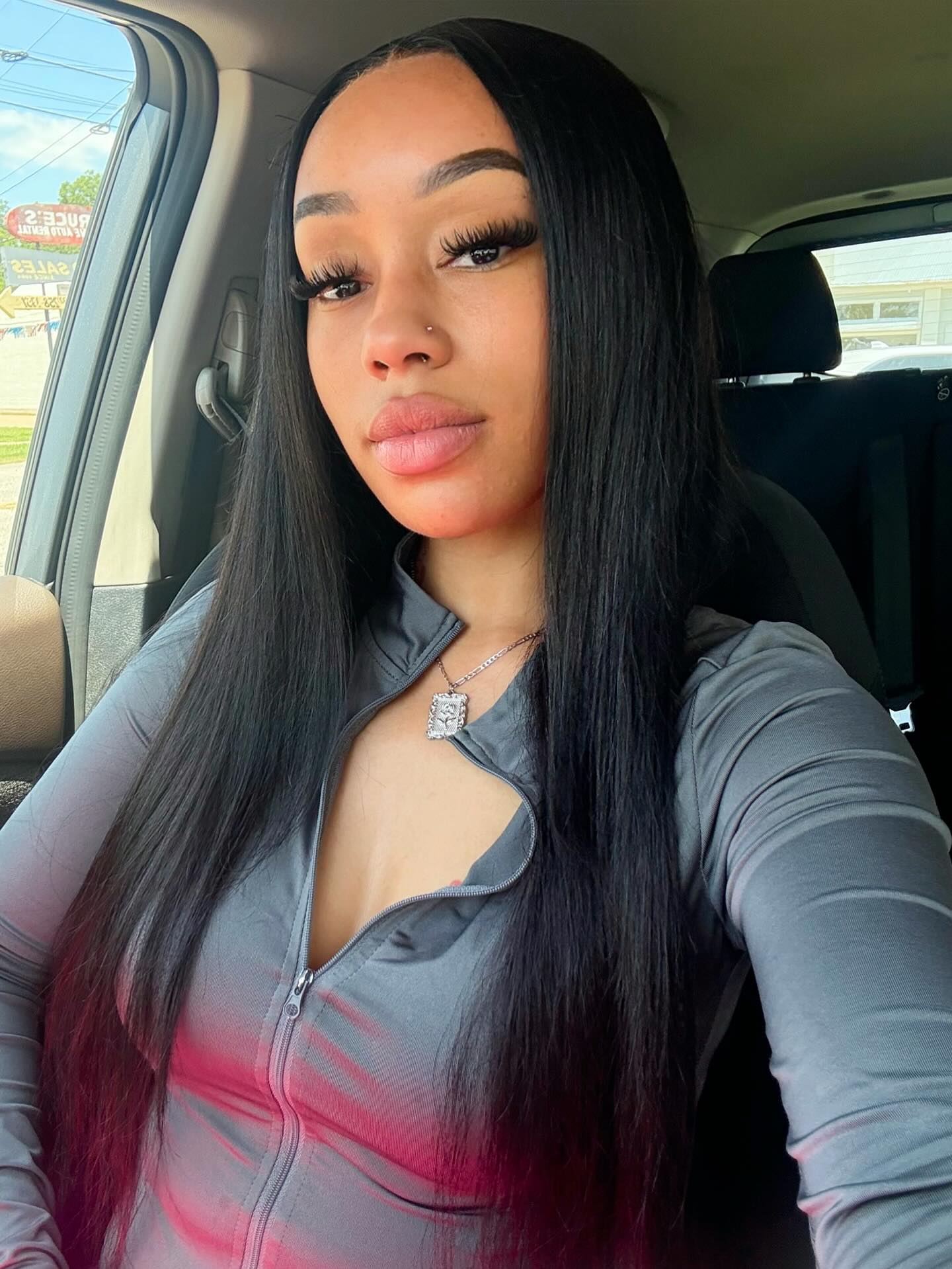 😘