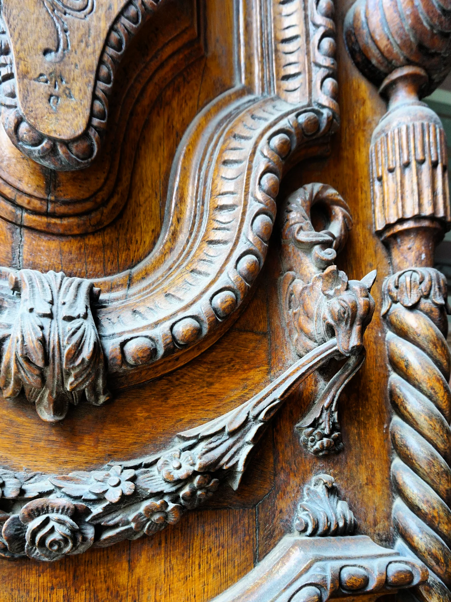 Detail, Lisbon, Portugal
.
.
.
.
.
.
.
.
.
@portasejanelaspelomundo
@jj_texture
#doorknobitry
@tv_hiddenbeauty
@wood.mood.hub
@total_doorsandwindows
@la_daw
@be_one_details
@lockspoetry
#addicted_to_details
@patina_perfection
#doorknocker_universal
#feverdoorknocker
#totaldoorknocker