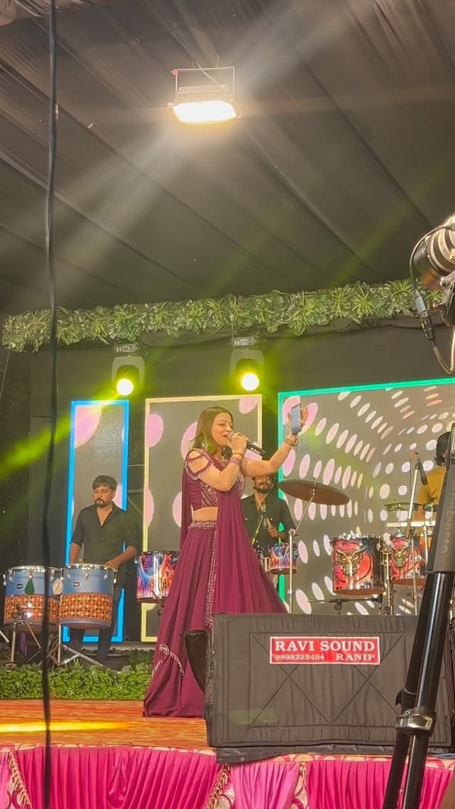 #Tame_hicho_to_tamne_hichau_mori_maa❤️🙏 @singer_piya_panchal
#maa #navratri #jaymataji #navratrivibes❤️ #singer_piya_panchal #singer #piyapanchal #reels #instagram #trending #piyapanchal_newpost #piyapanchalreels #explore #foryou #reel #piyapanchal_newupdates_reels #piyu #Panchal #maalove♥️मा❤️🌍🌈दुनिया