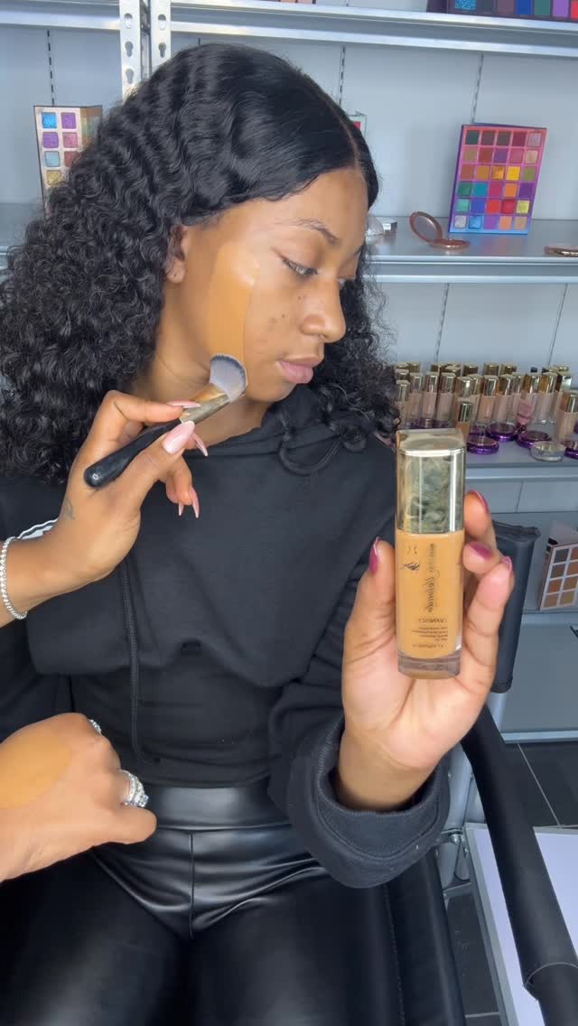 SHADE P131
Evanesce Soft Matte Liquid Foundation
#FullCoverageFoundation #FlawlessBase #FullBeat #MakeupBase #PIMBYFace #PIMBYFlawless #PIMBYFoundation #ComplexionGoals #MakeupTransformation #BeforeAndAfterMakeup #MatteFoundation #BaseMakeup #LongLastingFoundation #ViralMakeup #CleanBeautyApproved