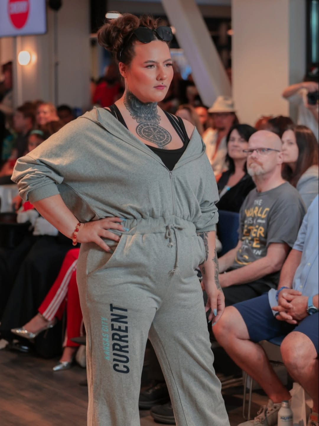 It was such a Honor being apart of this amazing charity show
@fashionhonorsautism @kansascityfashion
Venue @cpkcstadium
Production @fashionhonorsautism @kansascitytonight
Emcee @jg.kc
Host @iamjbolen
Designer @_cherryco.co
Makeup @shannab_artistry
Hair @krazyfrazee06
Make up school @mitsusatoacademyofficial
Photographer @marinxmedia_
#fyp #actor #kanascity #runwaymodel #Fashion #actress #production #filmmakers #indiefilm #filmfestival #indiefilmmaking #RunwayVibes #bedandbreakfast #actors #actorslife #productionlife #onset #wlyg #alternativemodels #fashionmodel #lingeriemodel #losangelesmodels #contentcreator #contentcreation #influencermarketing #influencer #modellife #acting #actinglife