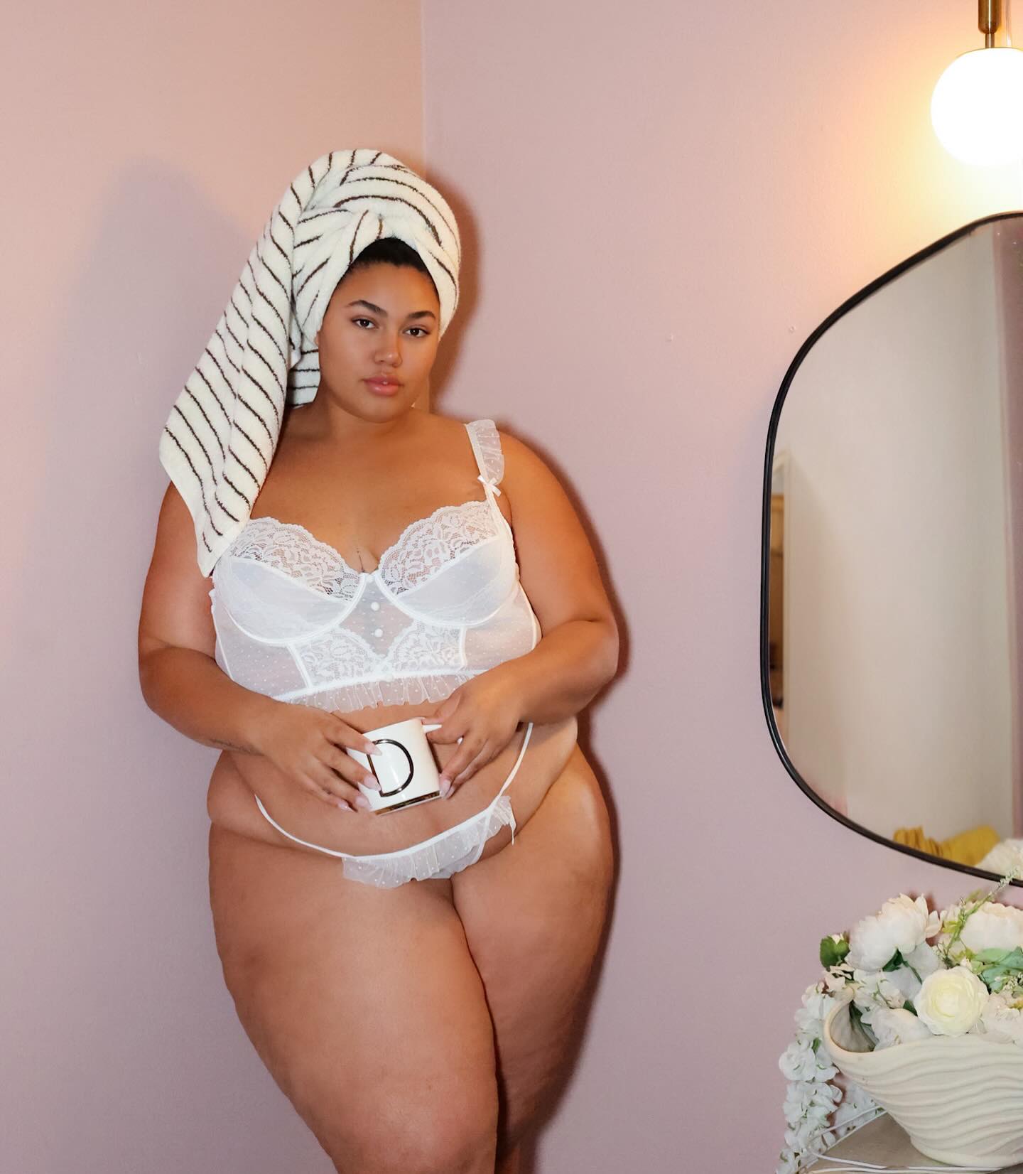 ๐ @FashionNovaCurve
Always Be Yours Lace 2 Piece Set